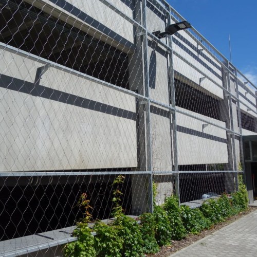 Sodronyhuzalok zöldhomlokzatokhoz - Parkolóház Eger