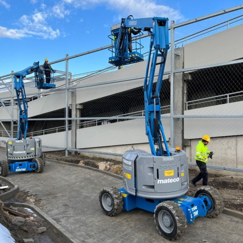 Sodronyháló keretben - Parkolóház